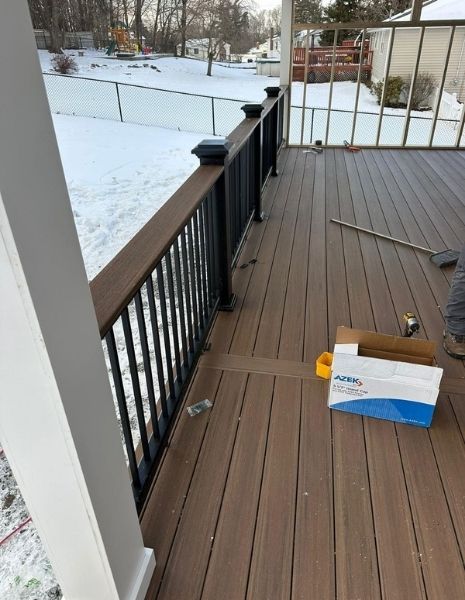 Deck (9)